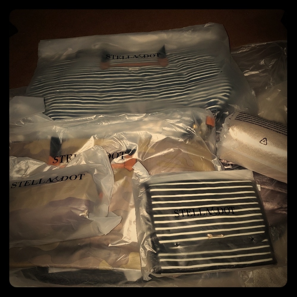 Cosmetic bag/ pouches and on hang on cosmetic/jewe